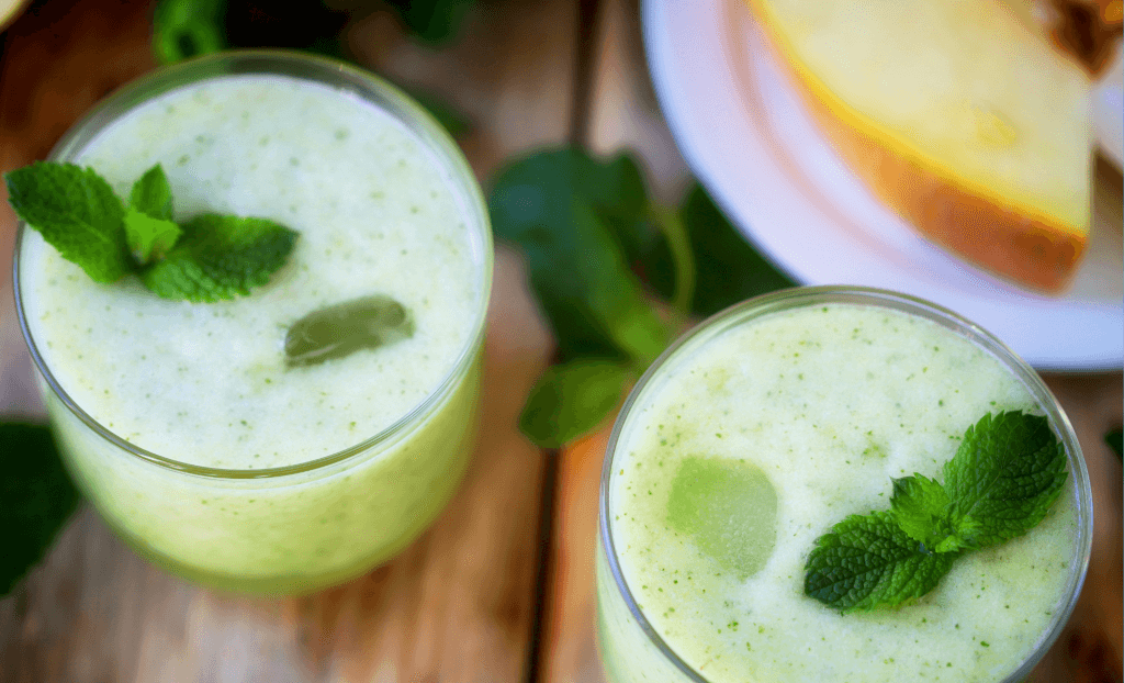 Suco de melão com hortelã